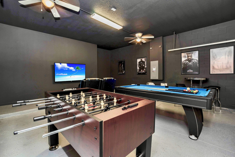 Others 5, 18 Guest Resort Home - Near Disney, Osceola