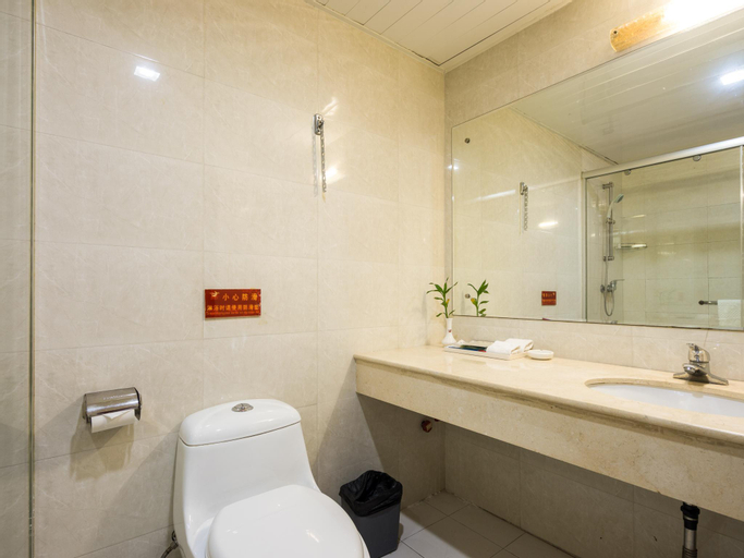 Bathroom 9