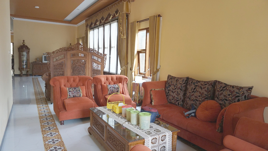Public Area 2, OYO 94147 Anasya Homestay, Jember