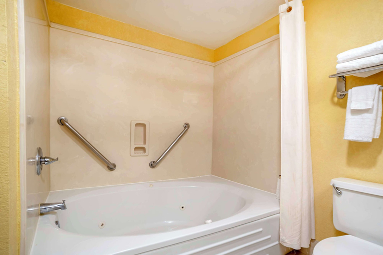 Bathroom 5, Best Western Plus Oak Mountain Inn, Shelby