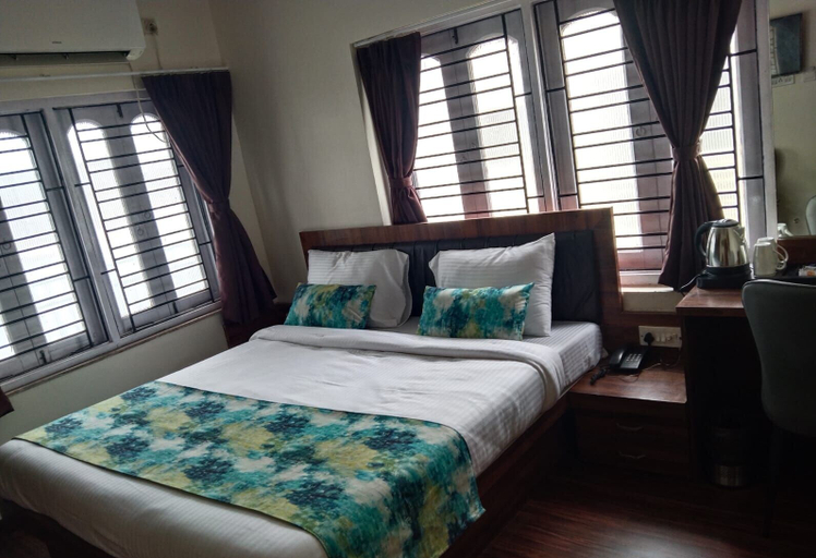 Bedroom 2, Hotel Kolkata, North 24 Parganas