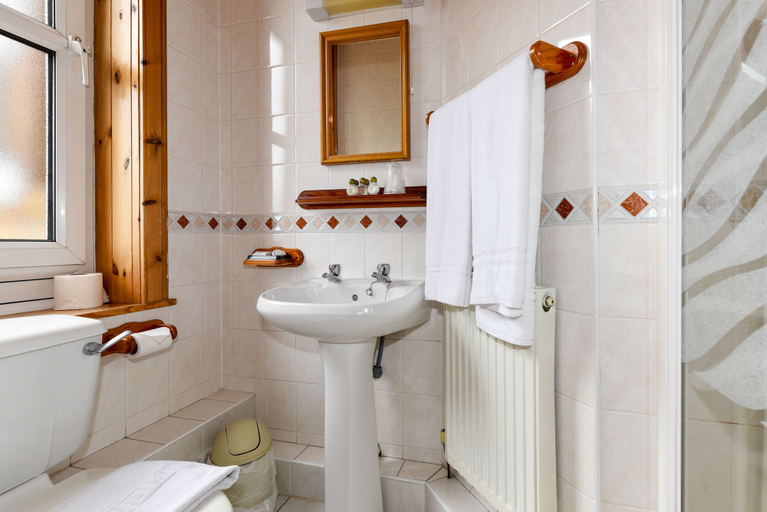 Bathroom 3, Brae Guesthouse, Edinburgh