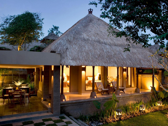 Exterior 4