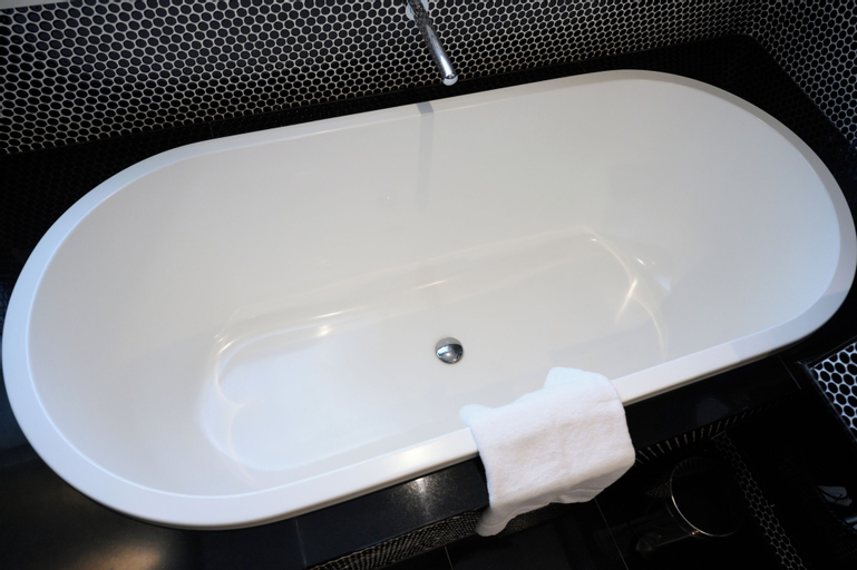 Bathroom 7
