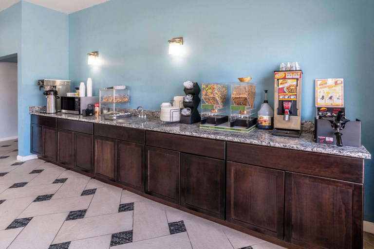 Food & Drinks 5, Days Inn by Wyndham Delta CO, Delta