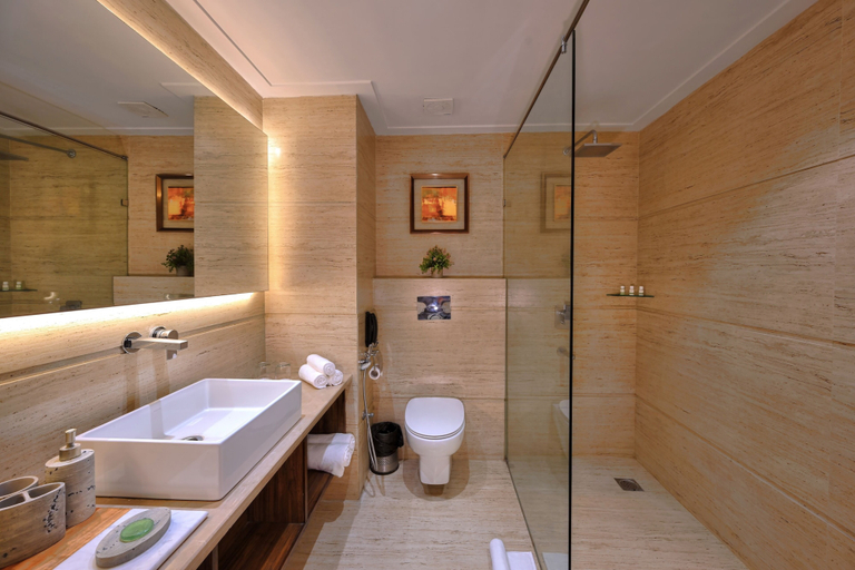 Bathroom 5, Golden Tulip Agra, Agra