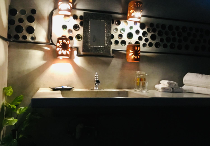 Bathroom 3, Hacienda La Rusa, Petatlán
