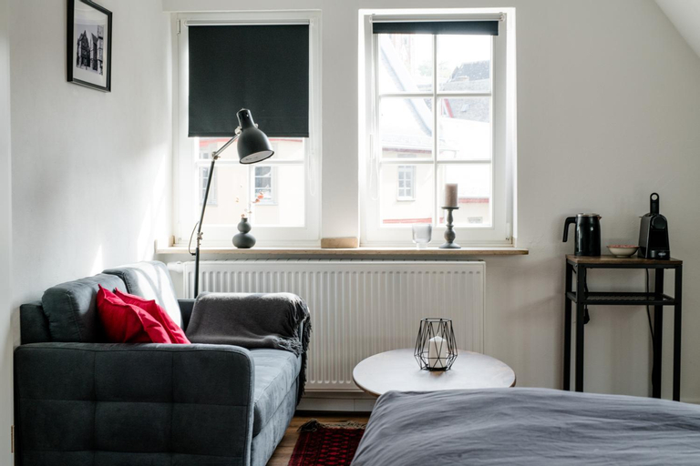 Bedroom 2, Designapartment im Herzen der Altstadt - 7 Guests - 3 Bedrooms - 2 Bathrooms, Limburg-Weilburg