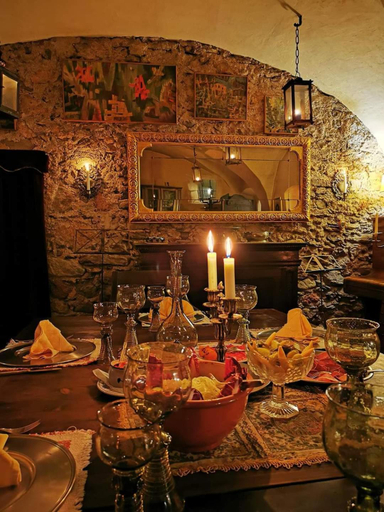 Food & Drinks 3, Chasa de Capol - Historische Gaststatte & Weinkellerei, Inn