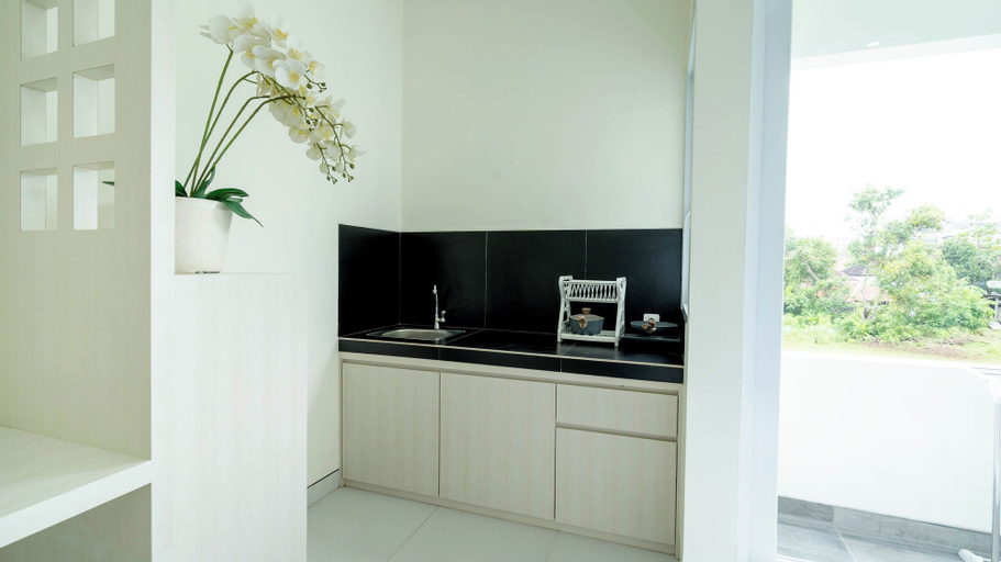Dining Room 10