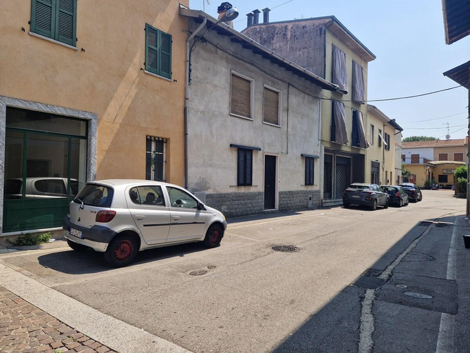Others 5, Casa Leo Malpensa, Varese