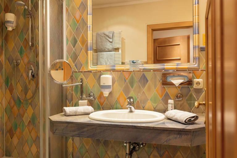 Bathroom 5, Sport & Spa Hotel Strass, Schwaz
