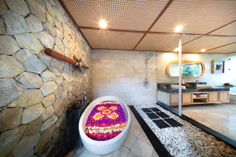 Bathroom 19