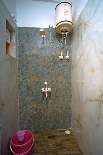 Bathroom 4, Hotel SD Grand Palace, Mathura