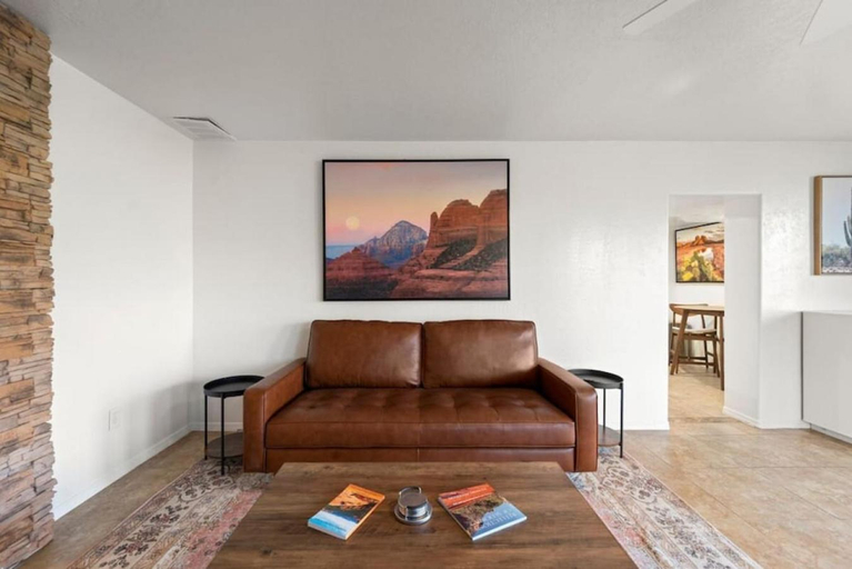 Others 5, Uptown Walk Out basement with Ultimate views and Hot Tub, Coconino