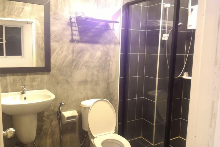 Bathroom 4, Loftel @ Nakhon, Ahanta West