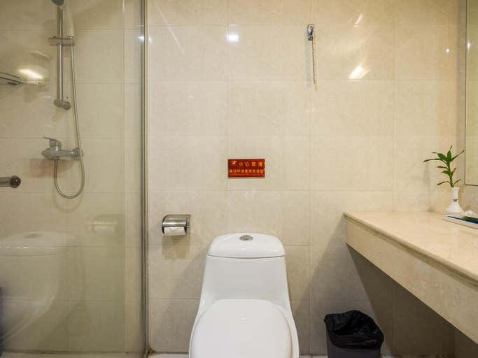 Bathroom 10