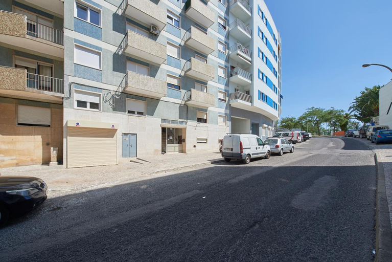 Sunset Bay View, Renovated Apt, By TimeCooler, Setúbal