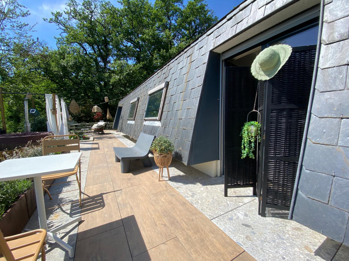 Others 4, Domaine une HALTE, Ain