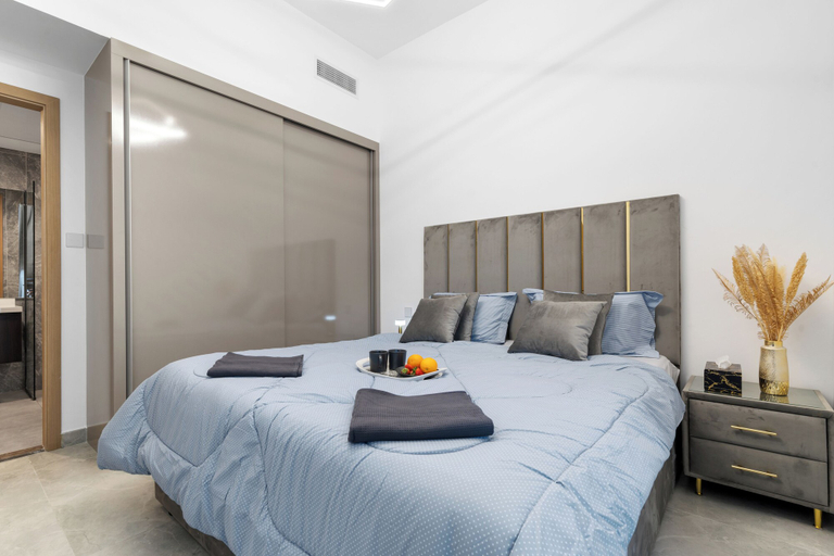 Bedroom 3, Waves - Cityscape Balcony Views and Cozy Comfort in Dubai, Dubai