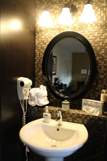 Bathroom 3, Prairie Hotel, Thurston