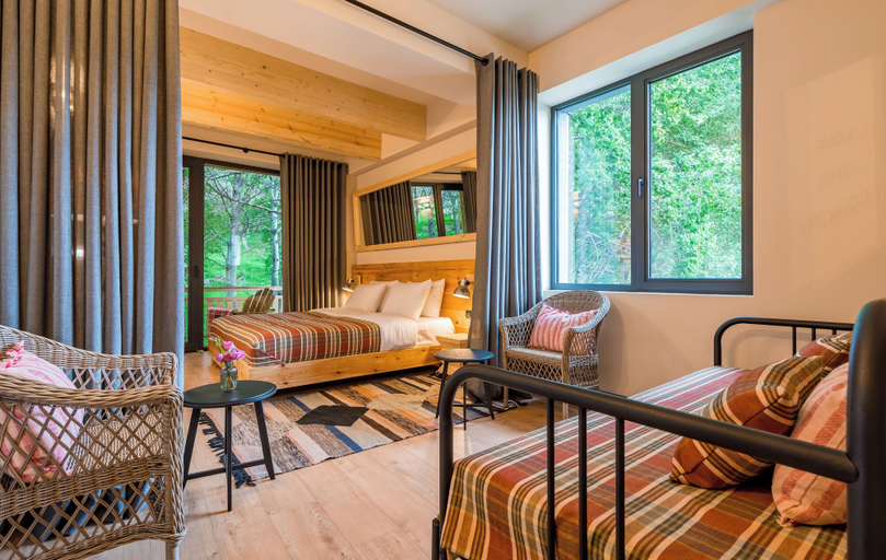Others 5, 174o Boutique hotel, Kazbegi