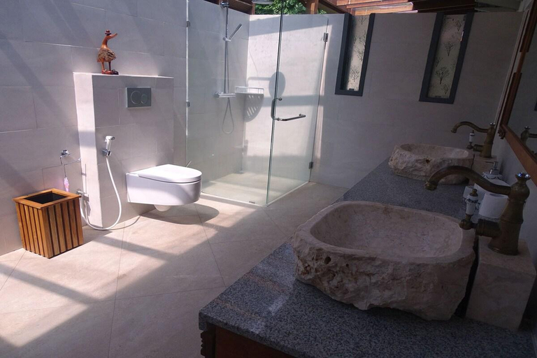 Bathroom 2, The Villa Pantai, Buleleng