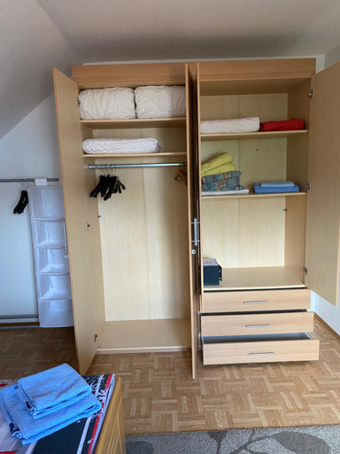 Bedroom 2, Apartment mit Blick auf Herkules mit Parkplatz, Kassel