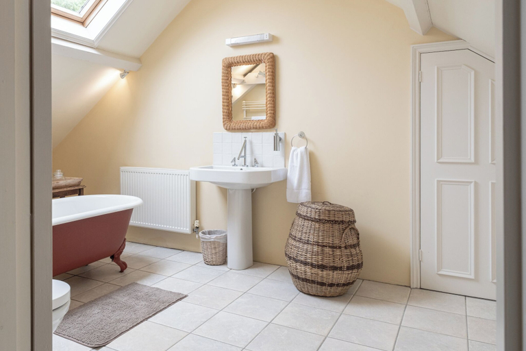 Bathroom 3, Gorgeous 3BD in Oxfordshire Countryside, Oxfordshire