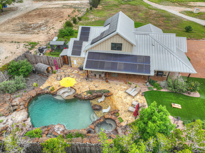 Exterior & Views 1, West End Lodge Resort Style Pool!, Gillespie