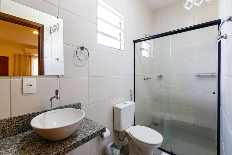 Bathroom 4, Hotel Morro de Santo Agostinho, Serra Negra