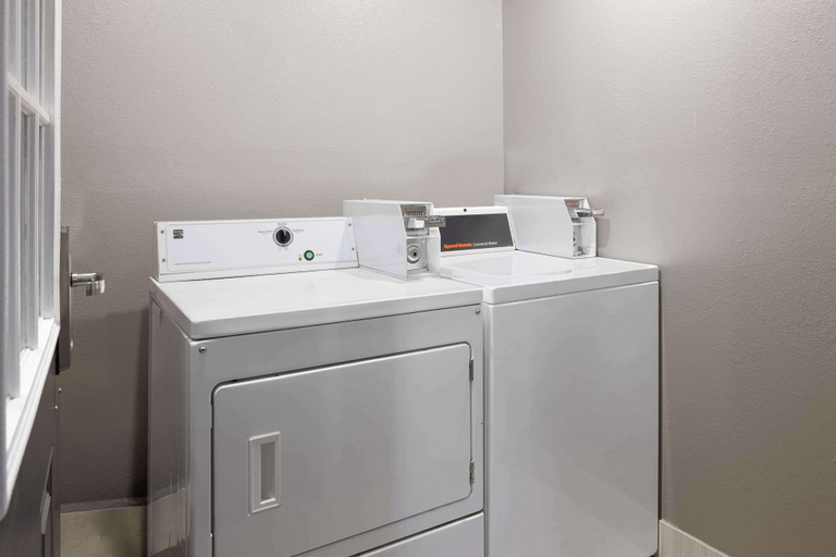Bathroom 4, Ramada by Wyndham Medford Airport North, Jackson