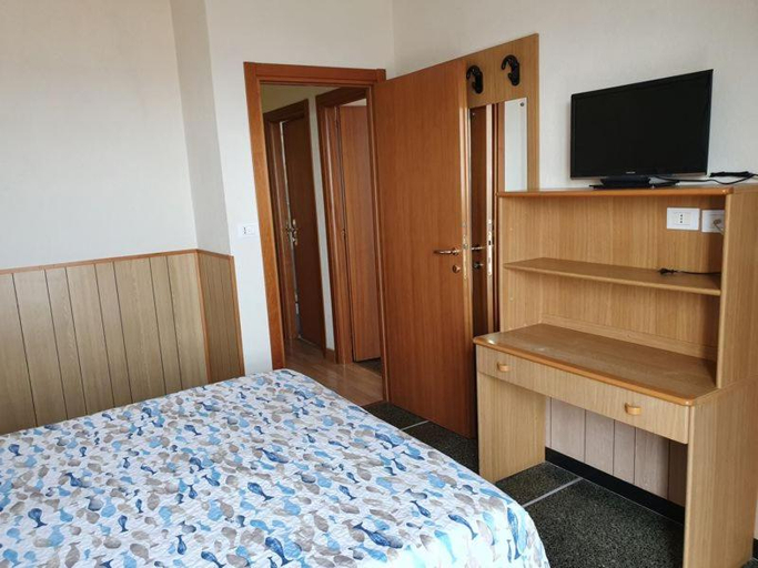 Bedroom 3, Residence Olivotti, Savona