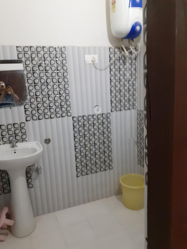 Others 2, Hotel aasra guest house, Kangra