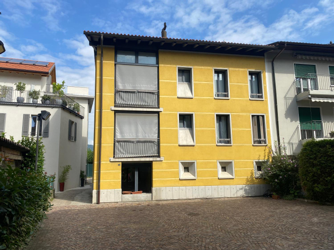 Yellow House Guest House, Mendrisio
