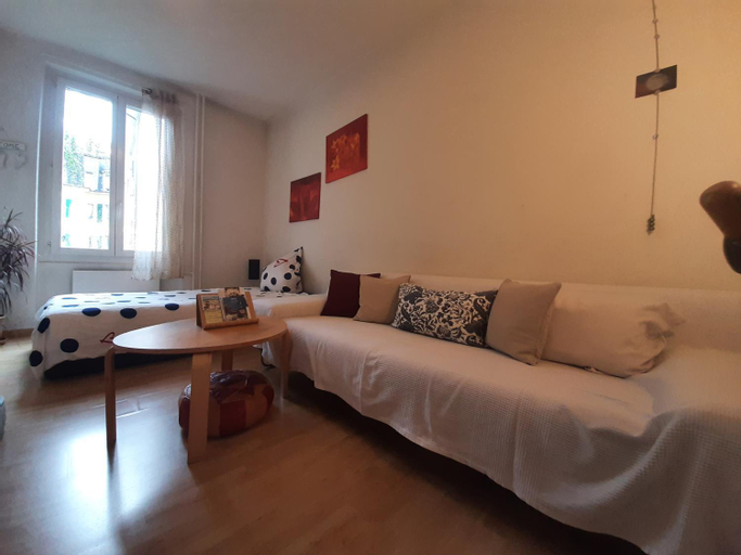 Bedroom 2, Bern room near Main Station, Bern