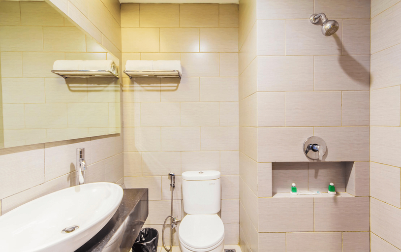 Bathroom 10