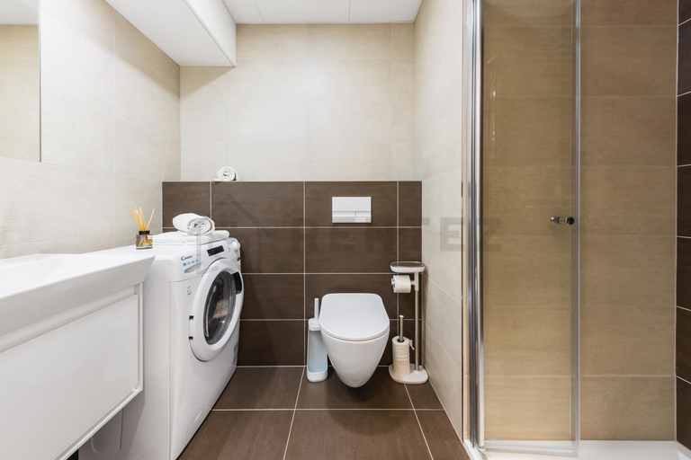 Bathroom 3, MyMozart Residence by Rentez, Praha 5
