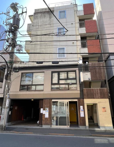 Exterior & Views 8
