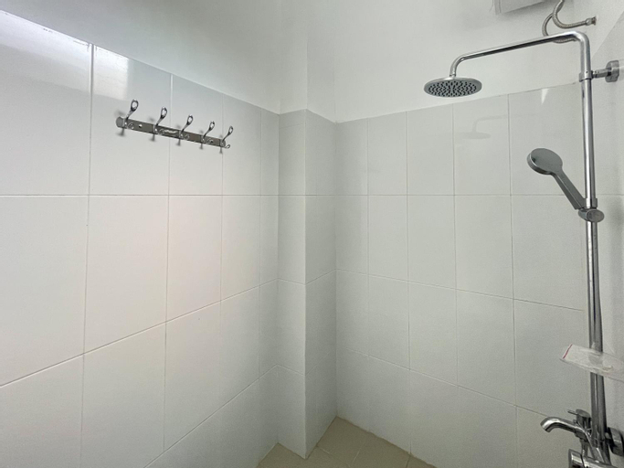 Bathroom 7