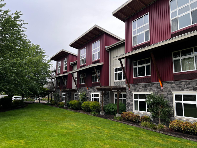 Exterior & Views 1, Prairie Hotel, Thurston