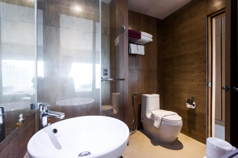 Bathroom 15