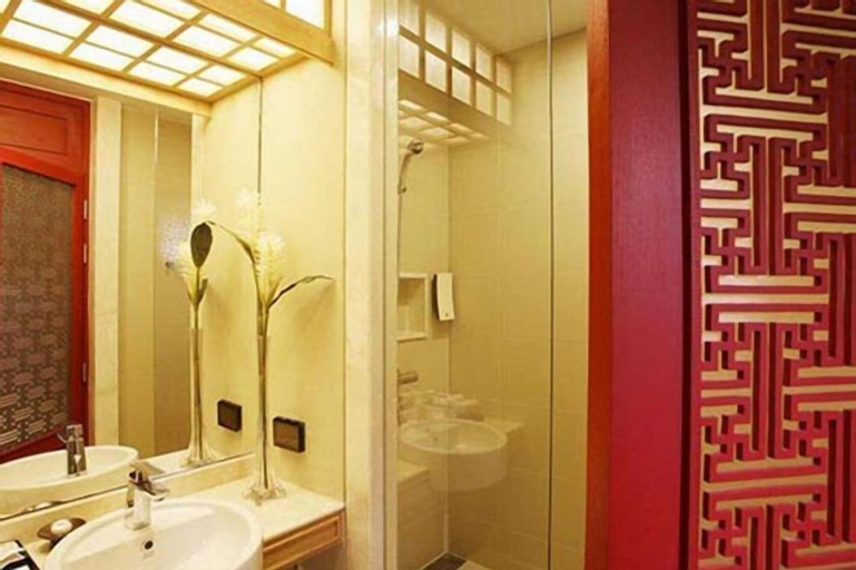 Bathroom 19