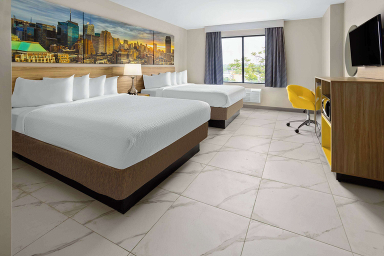 Bedroom 3, Days Inn By Wyndham Staten Island, New York