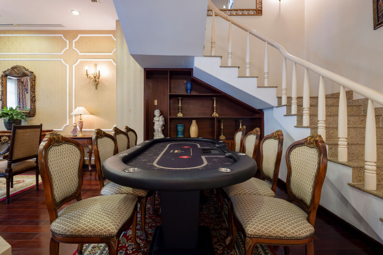 Dining Room 12