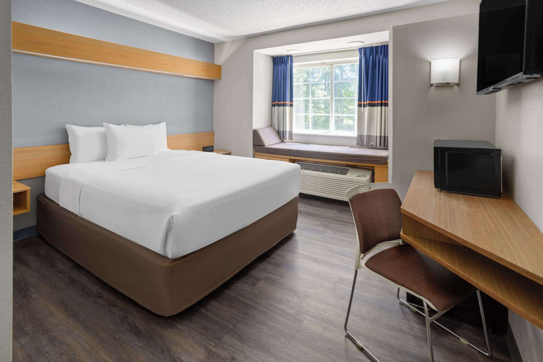 Bedroom 3, Microtel Inn by Wyndham Raleigh Durham Airport, Wake