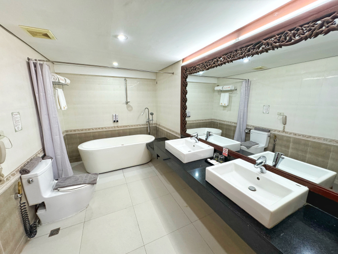 Bathroom 5, Golden Phoenix Hotel Boracay, Malay