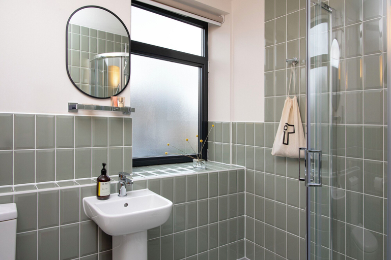 Bathroom 5, Bob W London St. Paul's, London