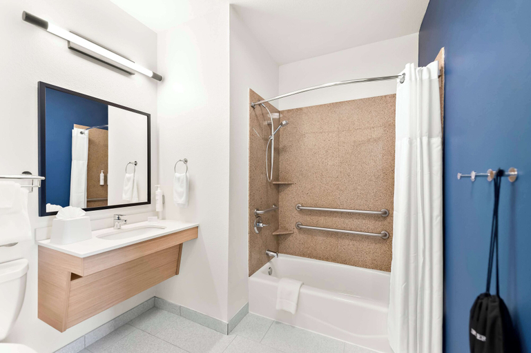Bathroom 4, Spark by Hilton Longview, Gregg