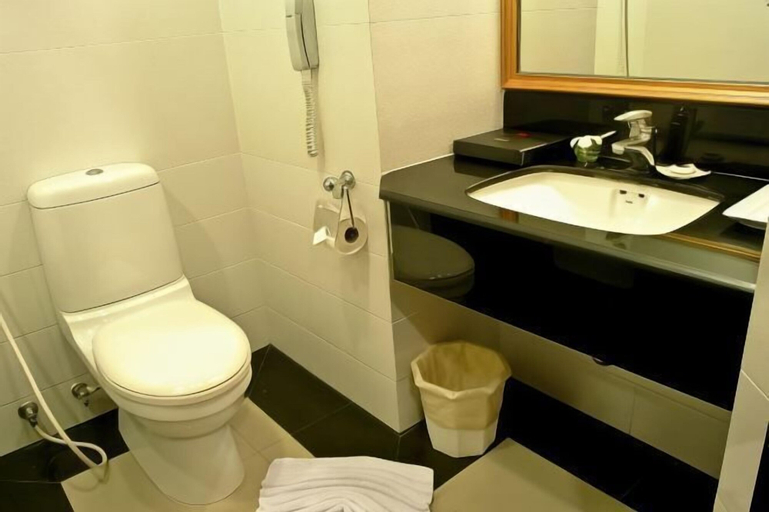Bathroom 4